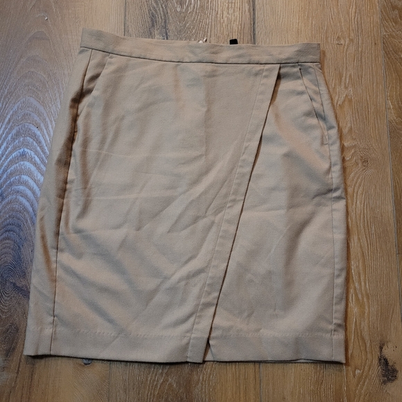 Banana Republic Camel Faux Wrap Skirt Size 8 Petite - Picture 6 of 8
